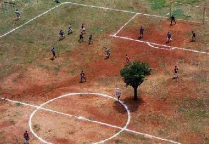 6 jogadores de futebol nascidos nos campos da várzea