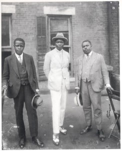Garvey com o príncipe do Dahomé e com George Marke em 1924