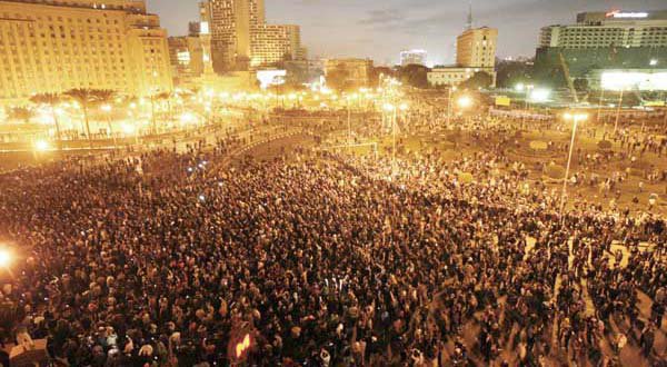 Janeiro de 2011 na Praça Tahrir (Cairo, Egipto)