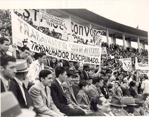 concentracao-trabalhista-de-1-de-maio-estadio-do-pacaembu-1944