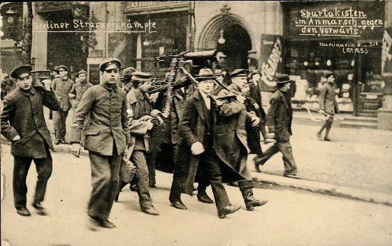 Espartaquistas em ação nas ruas de Berlim (1919)