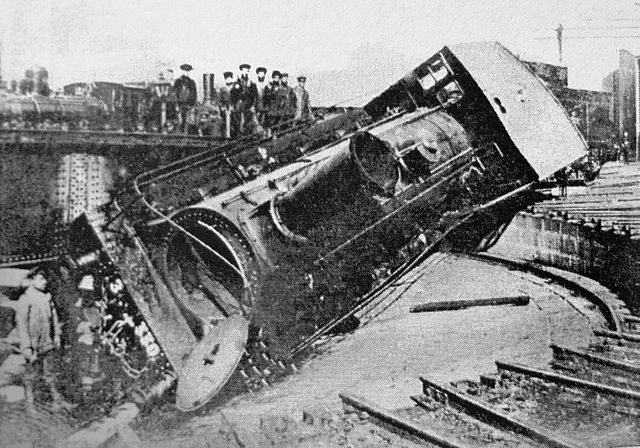 Locomotiva descarrilada por trabalhadores em greve (Tiflis, 1905)