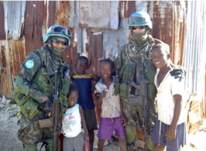 Soldados brasileiros em missão de paz da ONU no Haiti